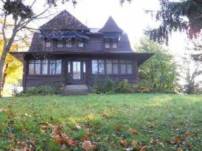 21 Oakwood Blvd photo 1