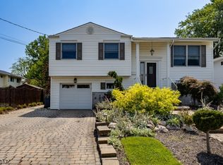 9 Nagle Dr, Somerville, NJ 08876
