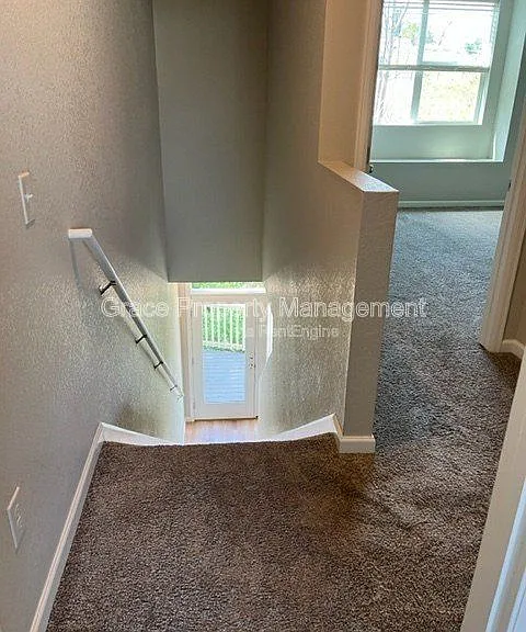 1156 Oak Cir — Photo 6