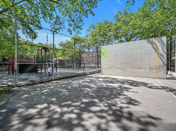 65-05 Yellowstone Boulevard image 13 of 14