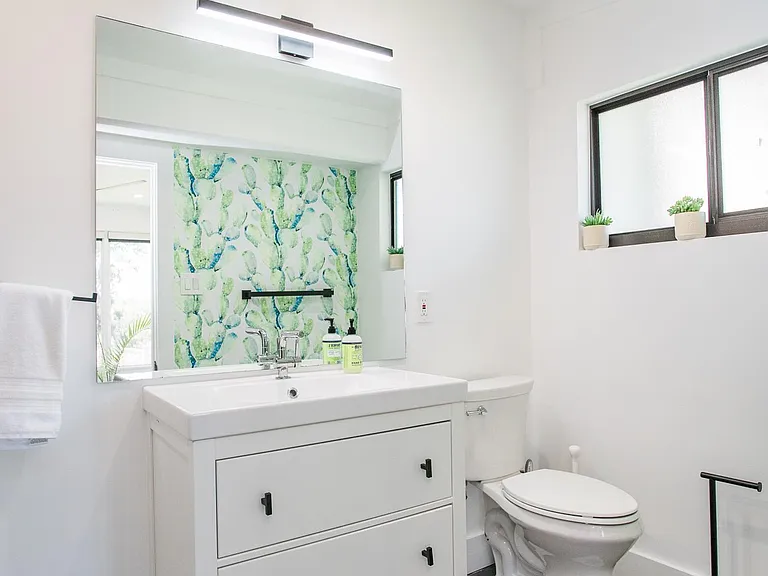 126 Lakeway Dr — Photo 37
