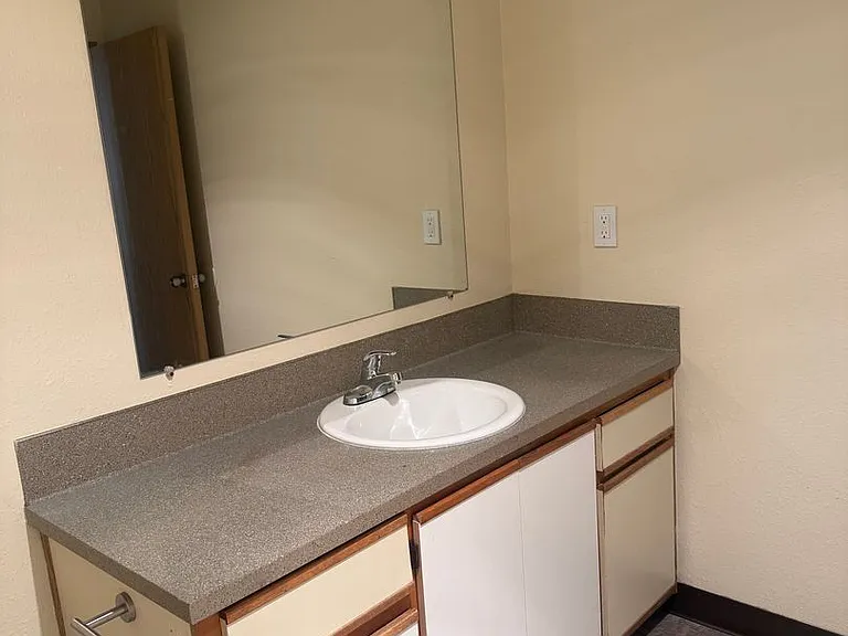 Greenwood Park Apartments — Photo 24