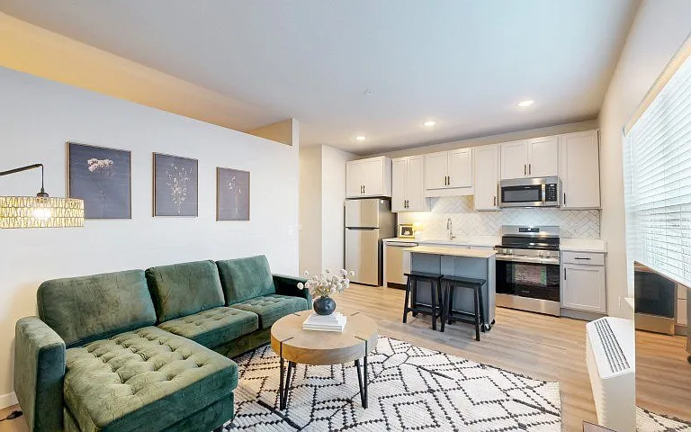 Lochner Apartments — Photo 62