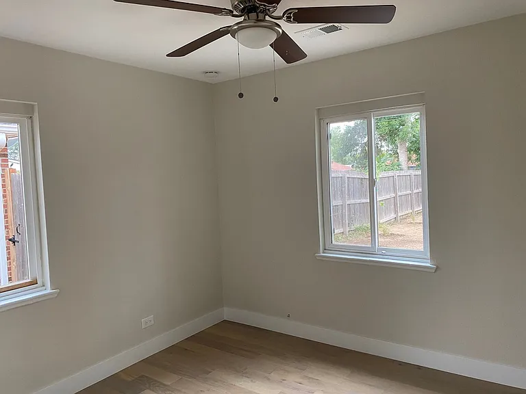 2541 Oneida St — Photo 18