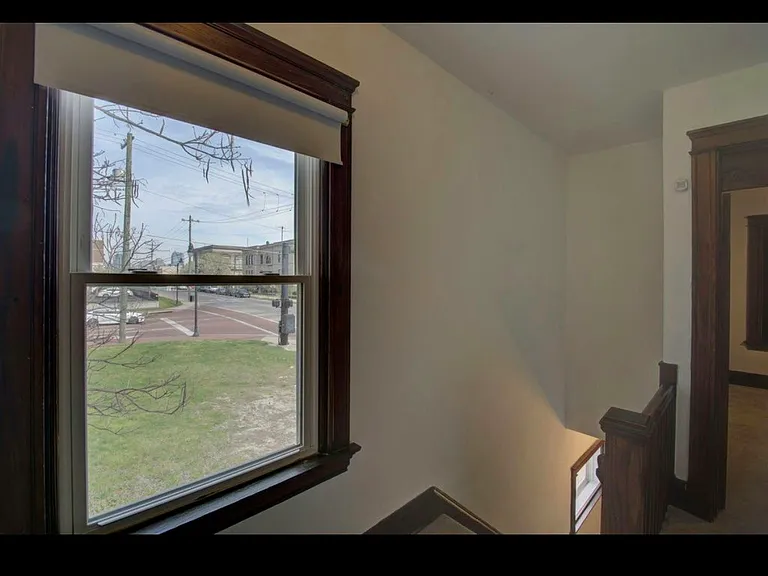 1209 Scott St — Photo 9