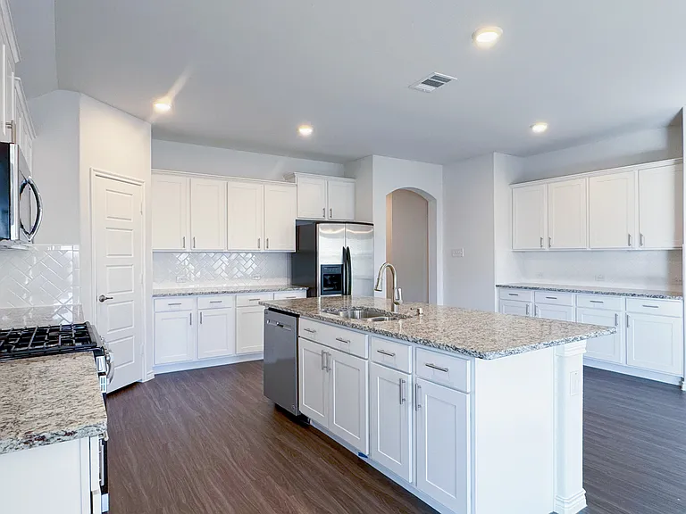 905 Berry St — Photo 4