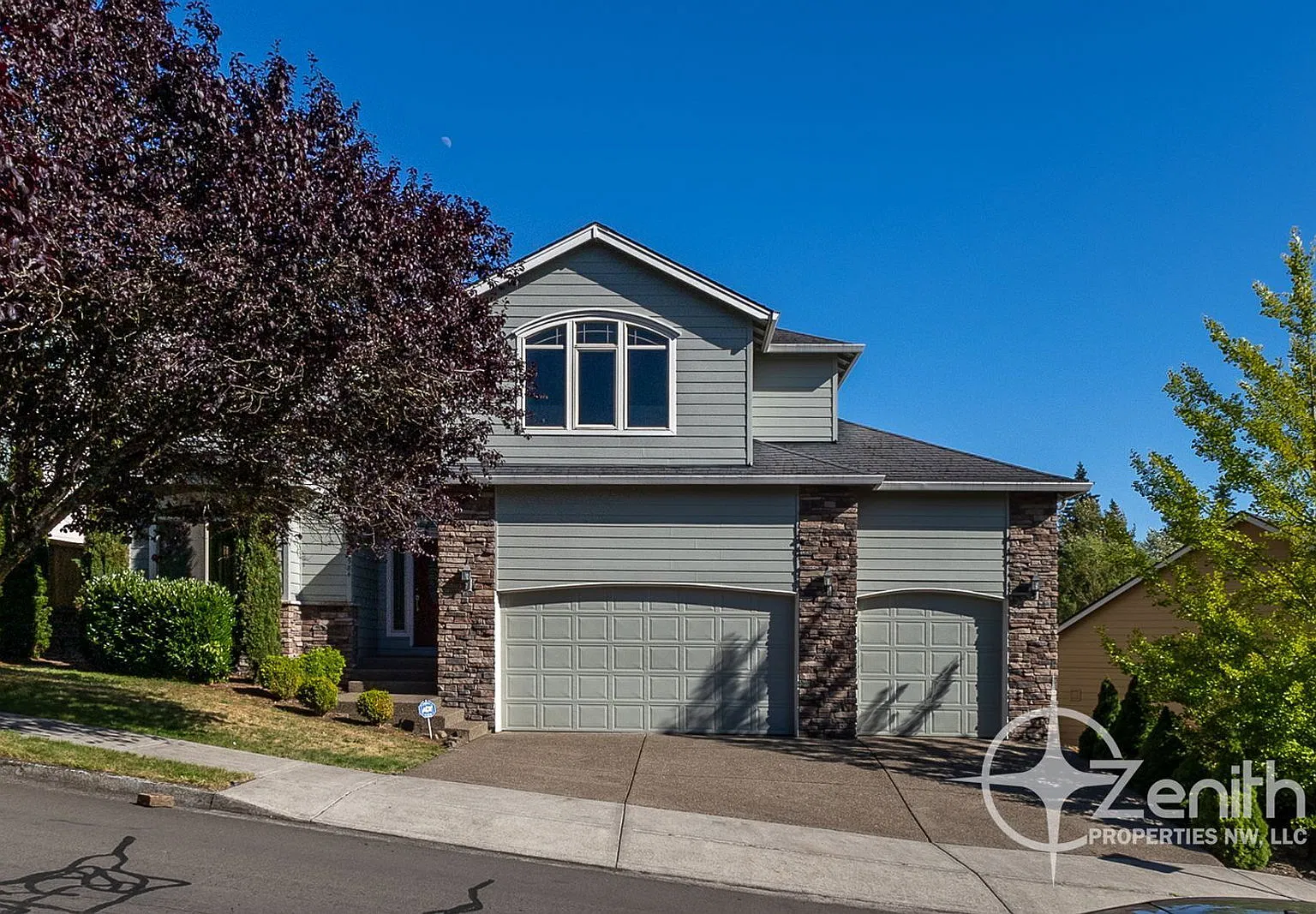 3 bed, 2.5 bath, 3365 sqft, $3,695 — Photo 1
