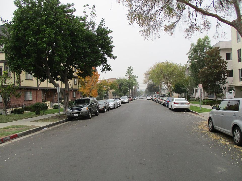 1st image of 344 W Lexington Dr