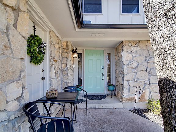 4th image of 132 S Briaroaks Rd