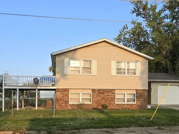 205 N Poland St, Heyworth, IL 61745