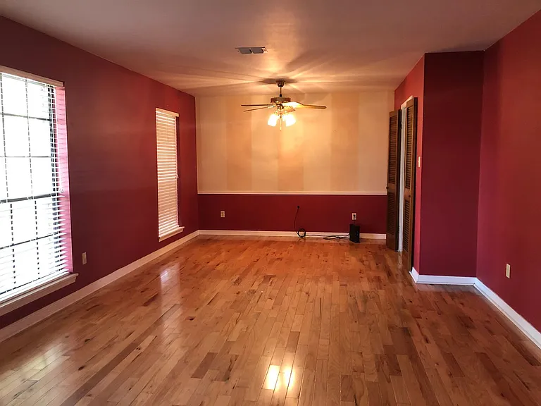 10114 Village Green Dr — Photo 3