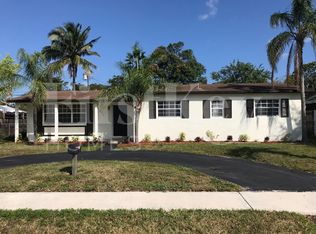 221 N 65th Way, Hollywood, FL 33024