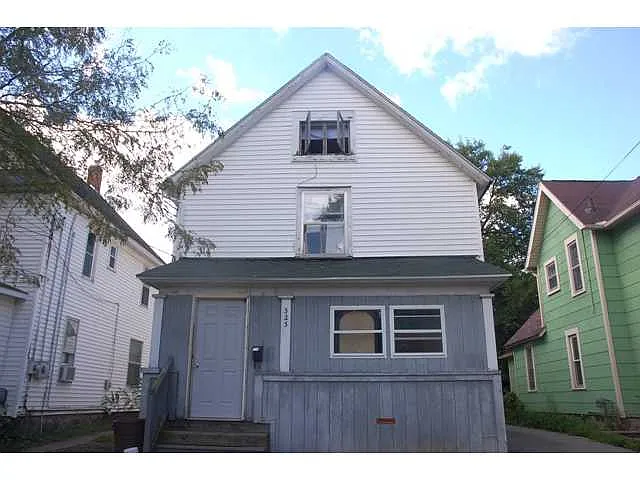 323 N Sycamore St photo 1