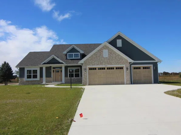 2034 Highland WAY, Sturtevant, WI 53177