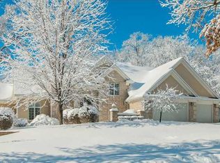 4221 Oak Leaf Ct NE, Cedar Rapids, IA 52411