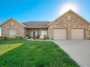 22570 King Rd, Weston, MO 64098