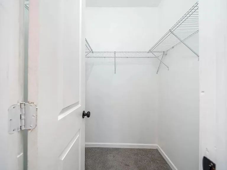 680 Summit Ave #4 — Photo 5
