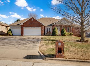 2738 S Pembrook Ave, Springfield, MO 65807