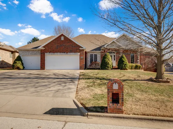 2738 S Pembrook Avenue, Springfield, MO 65807