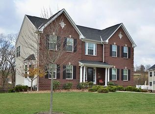 674 Scenic Ridge Dr, Venetia, PA 15367
