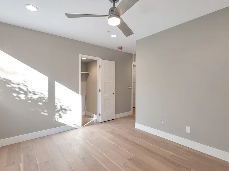 4525 N 40th St #6 — Photo 10