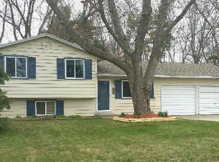 653 Manitou Rd, Saint Joseph, MI 49085