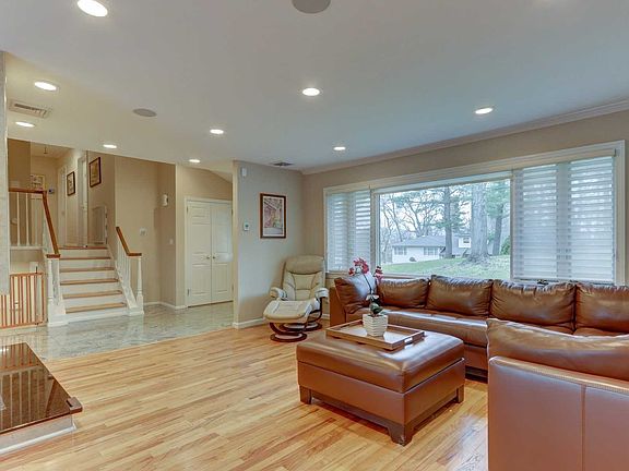 4th image of 29 Sycamore Dr