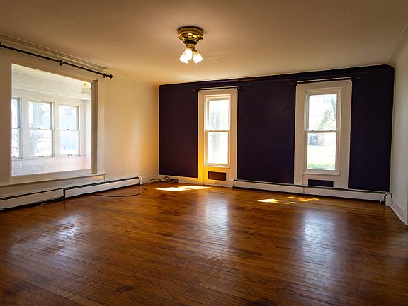 4th image of 120 Union St