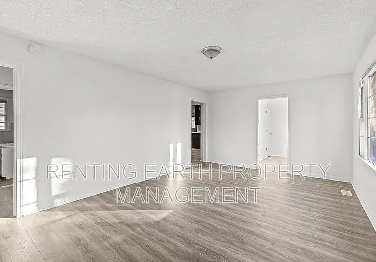 2321 4th St NE — Photo 5