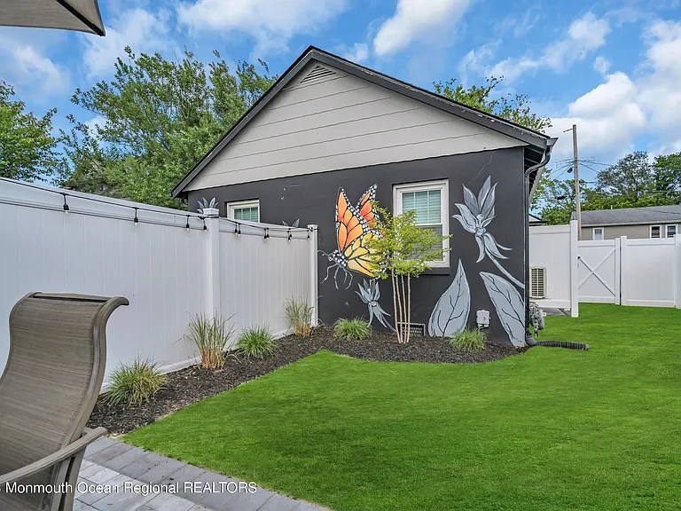 1215 Lister St #A — Photo 8