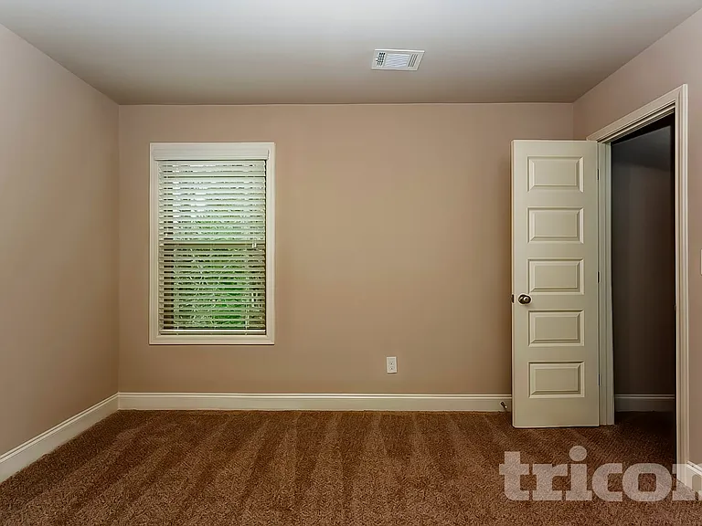 817 Crescent Way — Photo 10