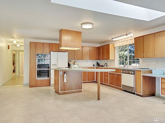 4th image of 6902 Sierra Dr SE