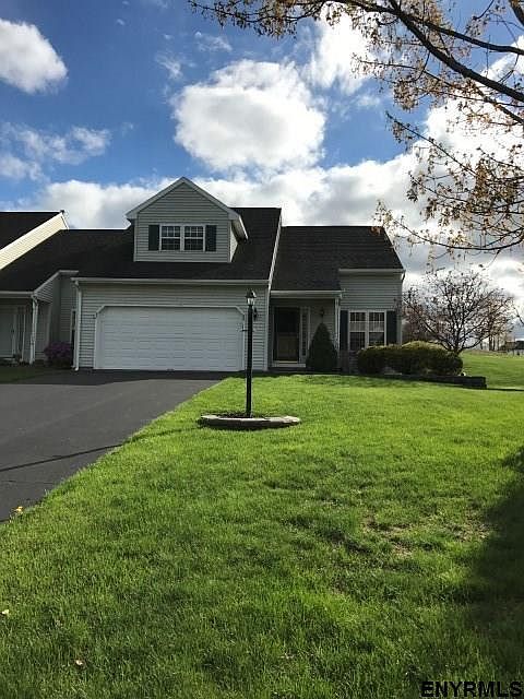 1st image of 35 Fairway Dr