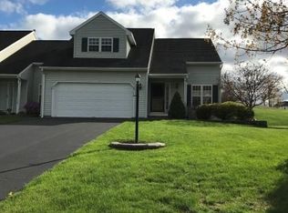 35 Fairway Dr, Mechanicville, NY 12118