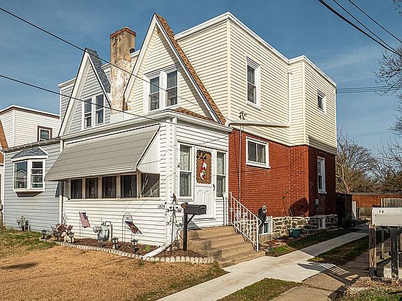 2nd image of 1525 Evans Ave
