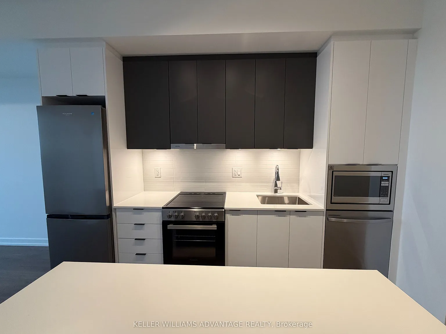 2 bed, $2,500 — Photo 4