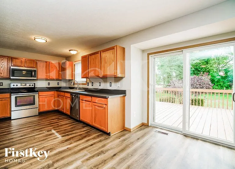 5435 Dietrich Ave — Photo 5