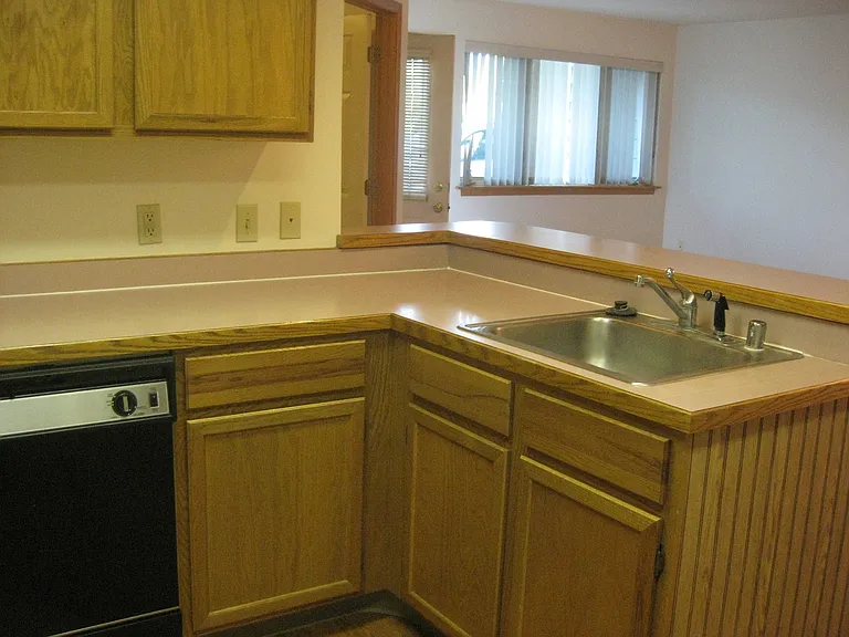 245 SW Higgins Ave — Photo 4