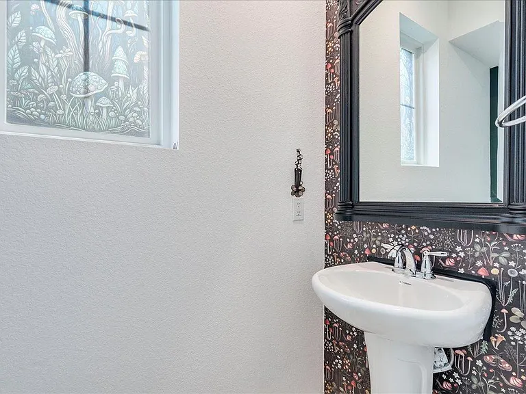 8008 Prairie Rye Dr — Photo 27