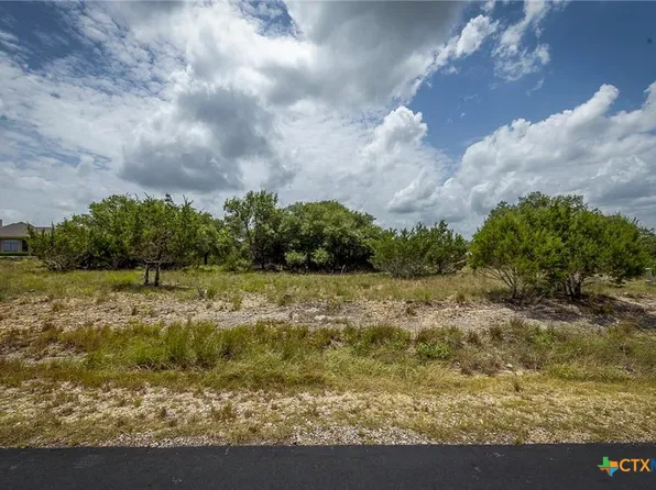 162 Scarlet Ct, Canyon Lake, TX 78133