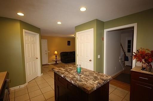 5th image of 221 Brentwood Dr