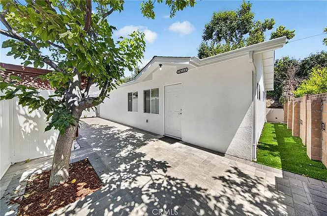 3 bed, 1000 sqft, $3,750 — Photo 2