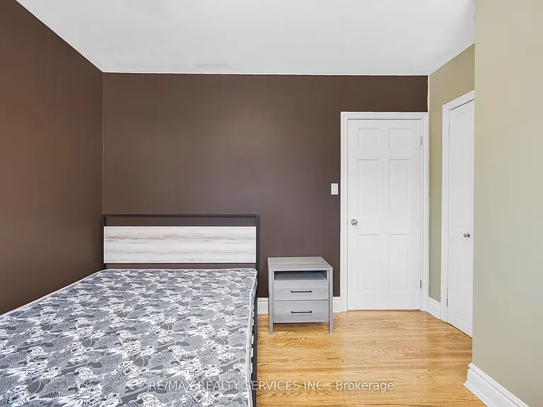 185 Burlington St — Photo 13