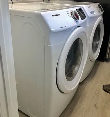 Rented by Halvatzis Realty | media 32