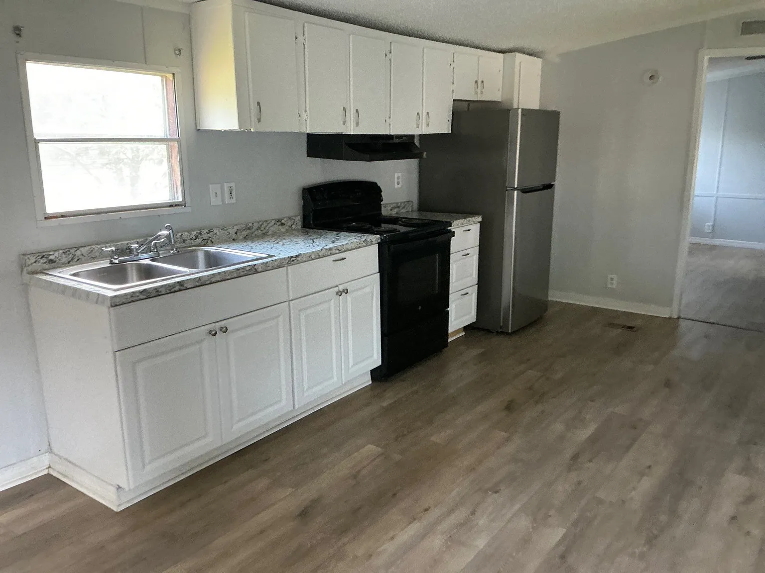 306 Rockhouse Rd E — Photo 4
