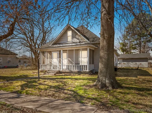 302 S State St, Wagoner, OK 74467