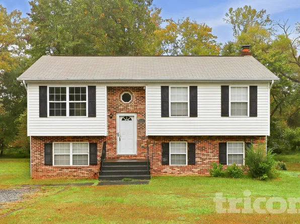 12299 Wendy Ln, Waldorf, MD 20601