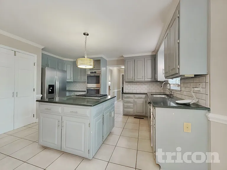 409 Wind Haven Ln — Photo 6