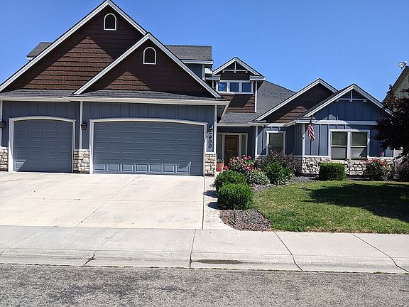 3rd image of 900 W Yosemite Dr