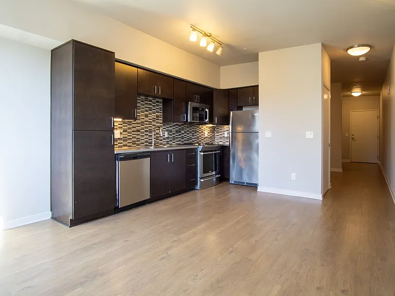 2250 NE Glisan St #407 — Photo 3
